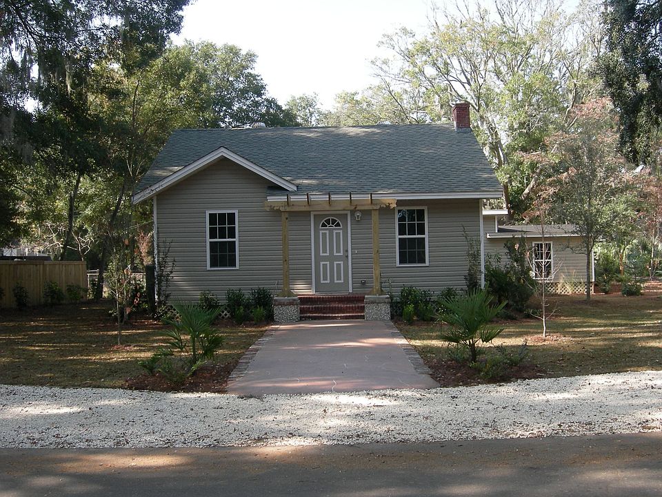 Front of 1309 Magnolia Ave.