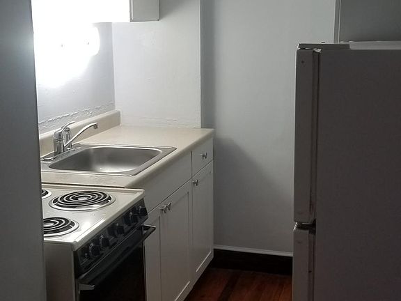 2nd image of 2569 N High St APT E