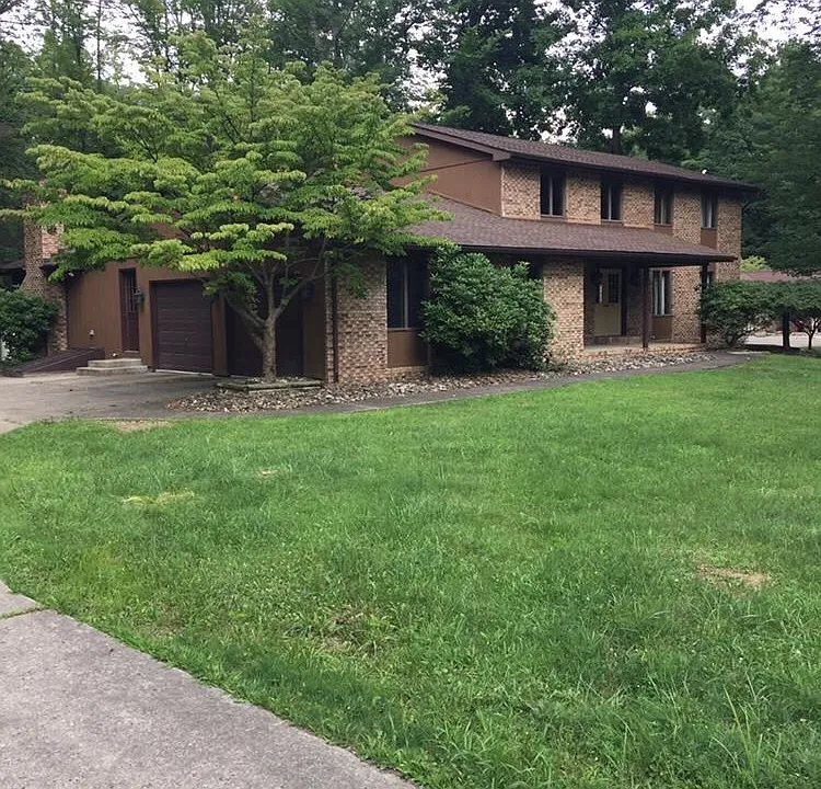 409 Castleton Ct