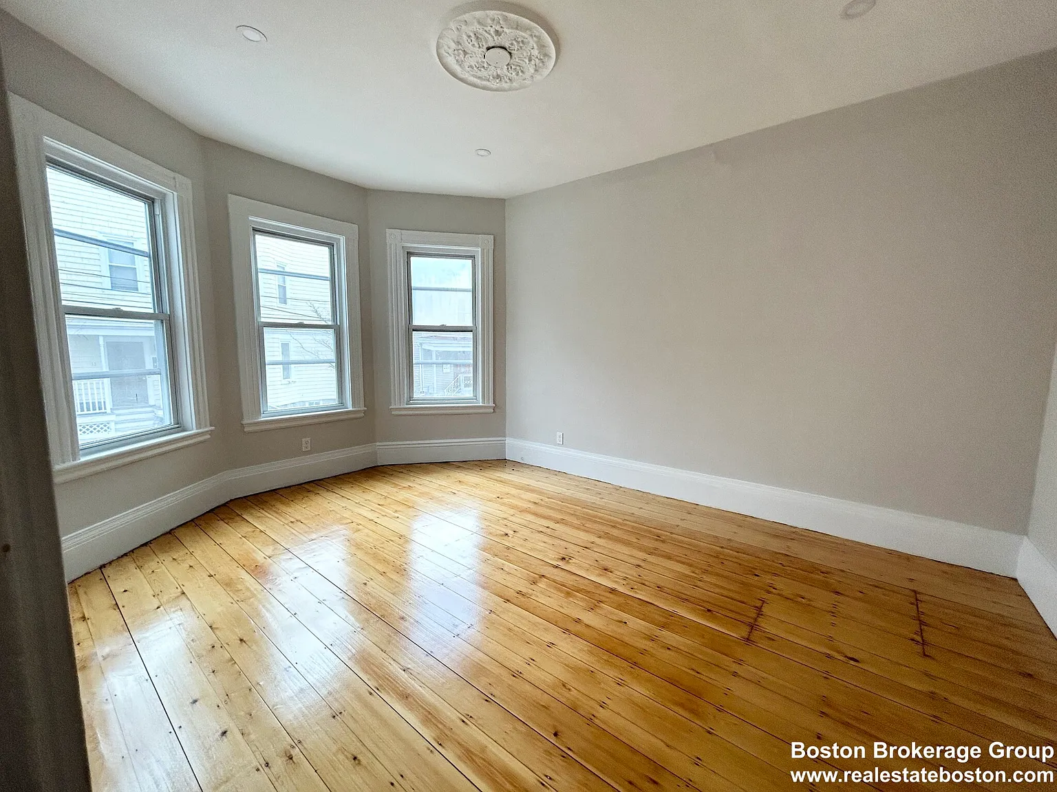 12 Buttonwood St — Photo 3