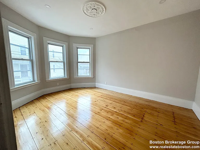 12 Buttonwood St #1 — Photo 3
