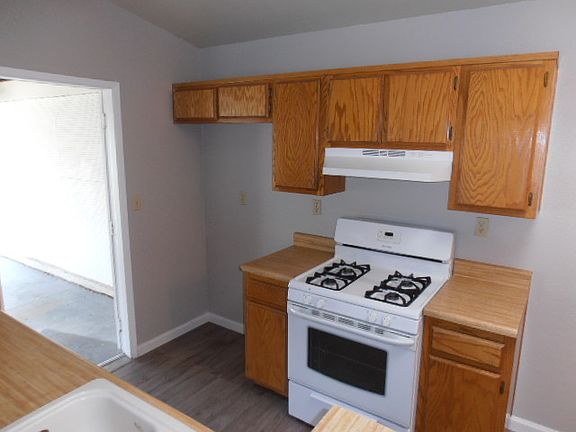 5th image of 24249 Dracaea Ave