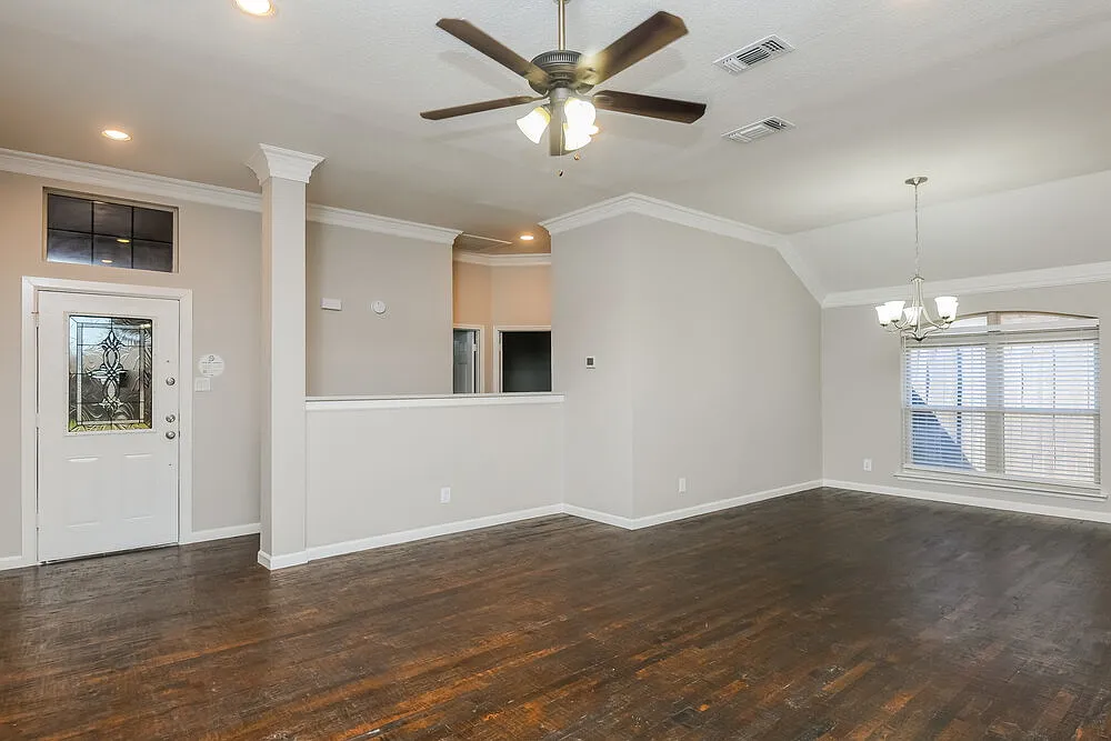 3 bed, 2.0 bath, 1454 sqft, $2,150 — Photo 3
