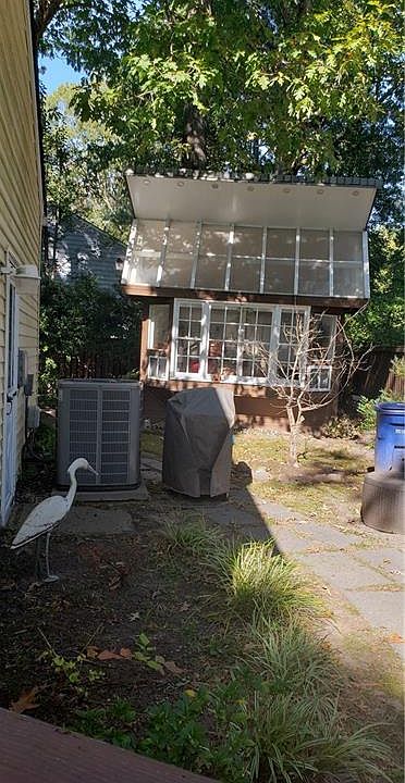 2nd image of 609 Crown Point Dr