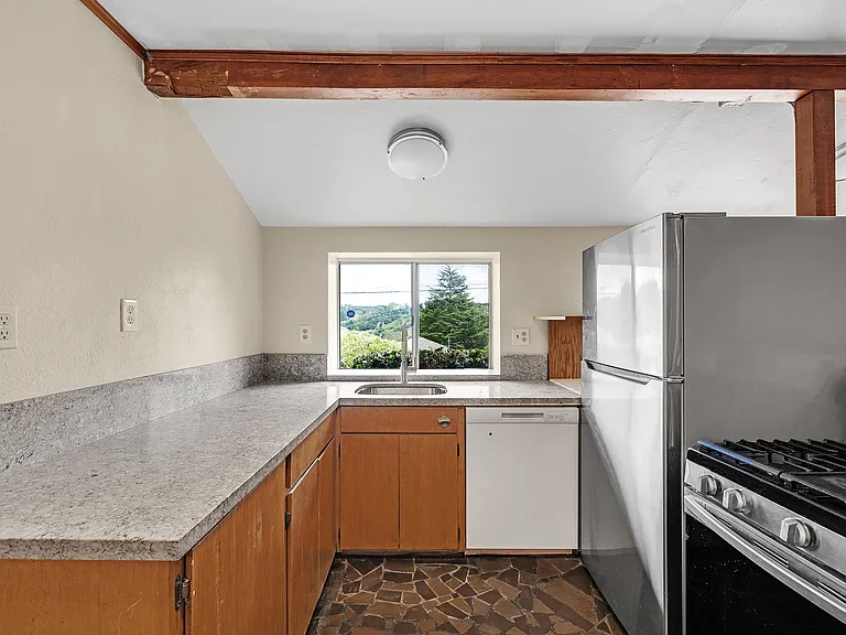 254 Los Altos Dr — Photo 9