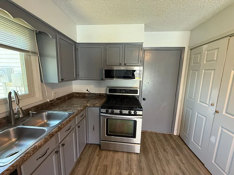 7812 Brookfield Dr — Photo 7