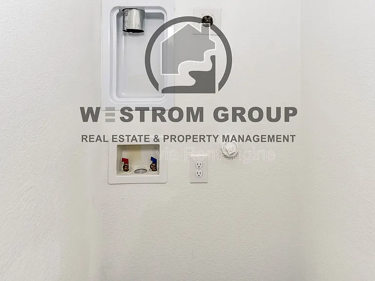 2600 Starwater Dr — Photo 23