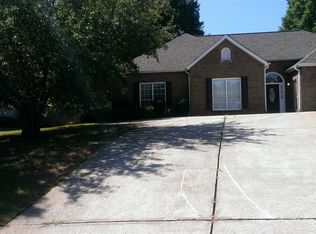 85 Gleneagles Way, Fayetteville, GA