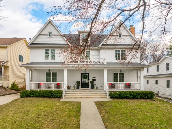 4833 Northcott Ave, Downers Grove, IL 60515