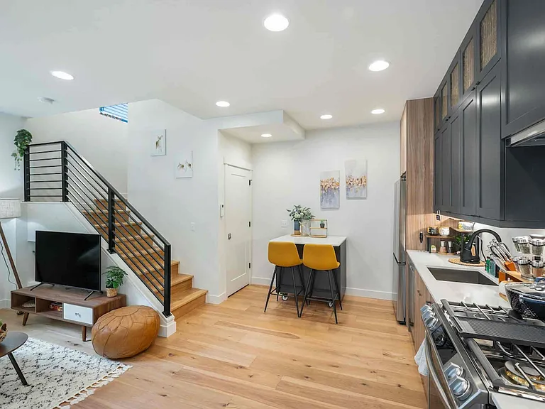 69 W Dravus St — Photo 8