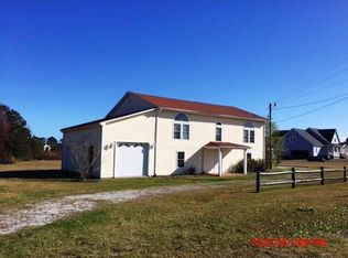 812 Parkertown Rd, Hubert, NC 28539