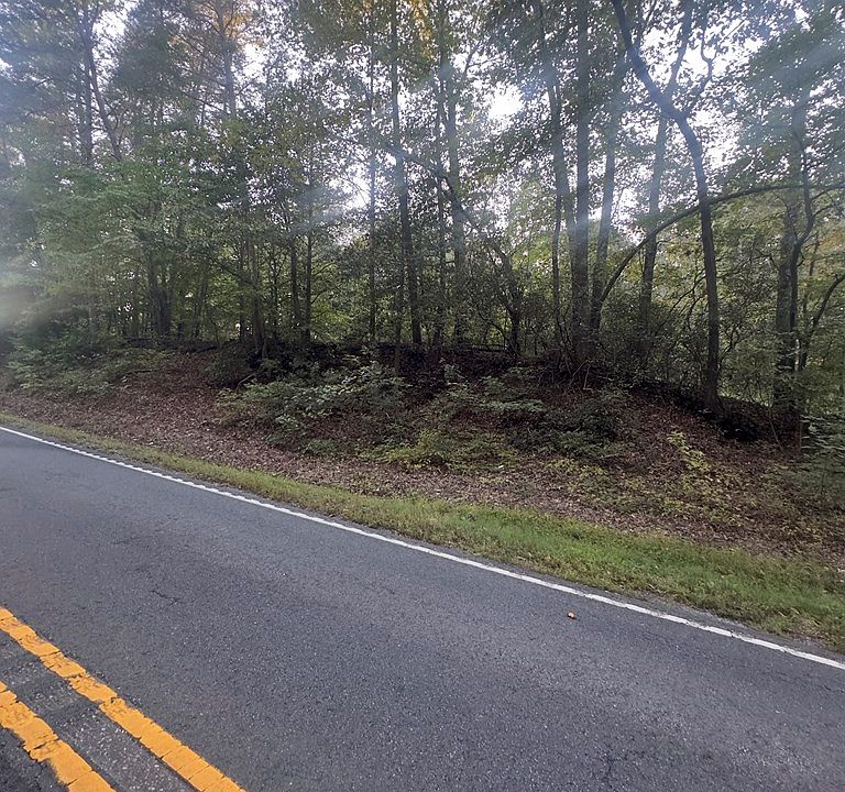 2nd image of 201 Courthouse Rd