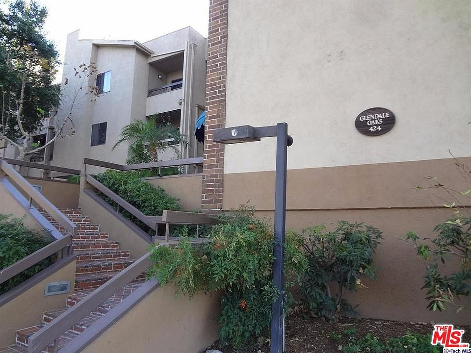 1st image of 424 Oak St Unit 134