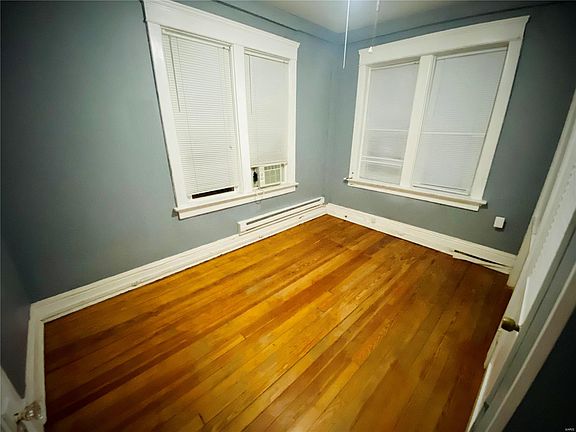 5th image of 115 N Ellis St