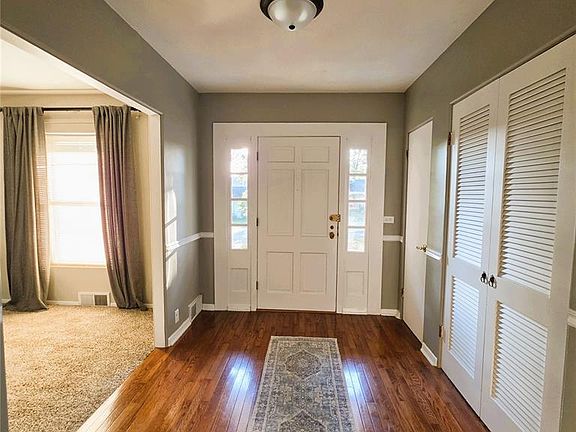 4th image of 1406 Rosedale Ln