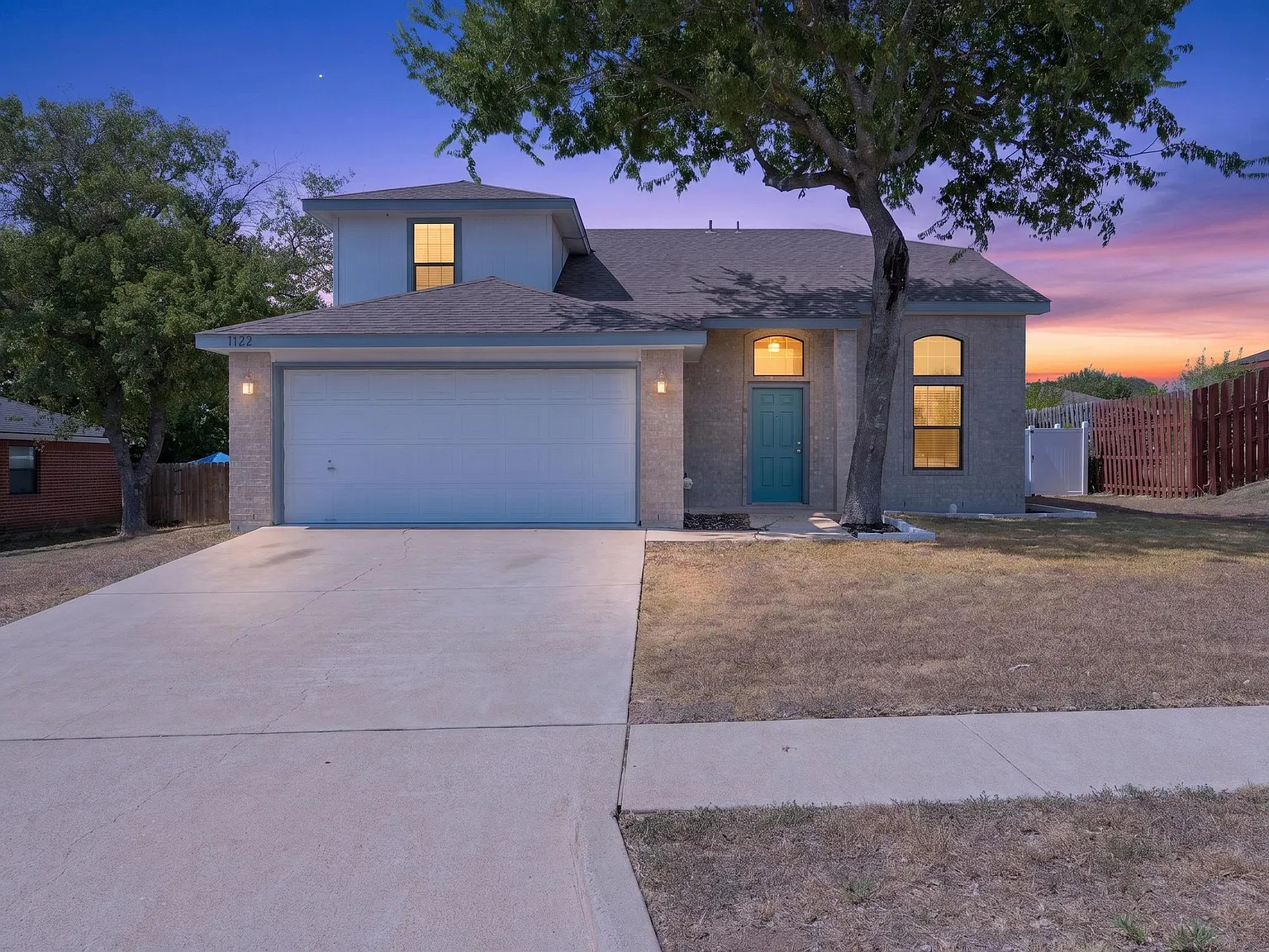 4 bed, 2.5 bath, 2110 sqft, $1,800 — Photo 1