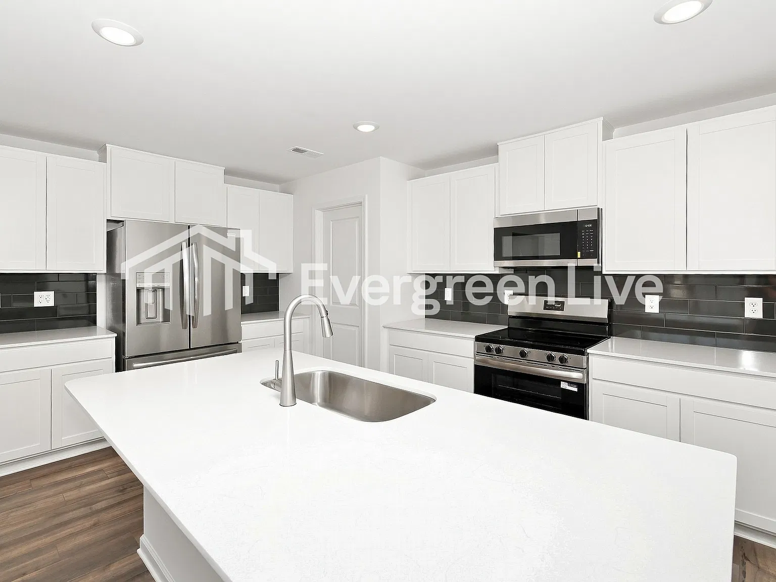 5 bed, 3.0 bath, 2578 sqft, $2,110 — Photo 3