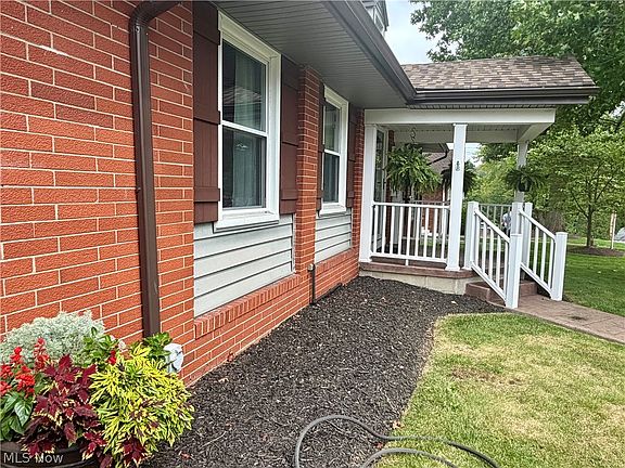 3rd image of 104 Gaywood Dr
