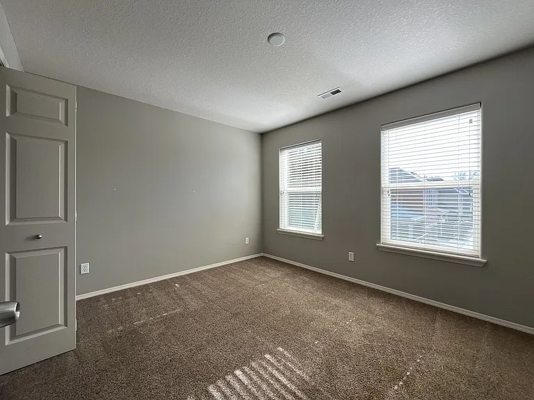 6262 NE Chestnut St — Photo 35