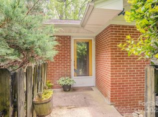 2512 Little River Rd, Hendersonville, NC 28739