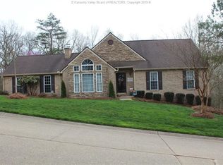 141 Summit Ridge Rd, Hurricane, WV 25526