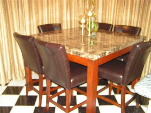 BREAKFAST ROOM