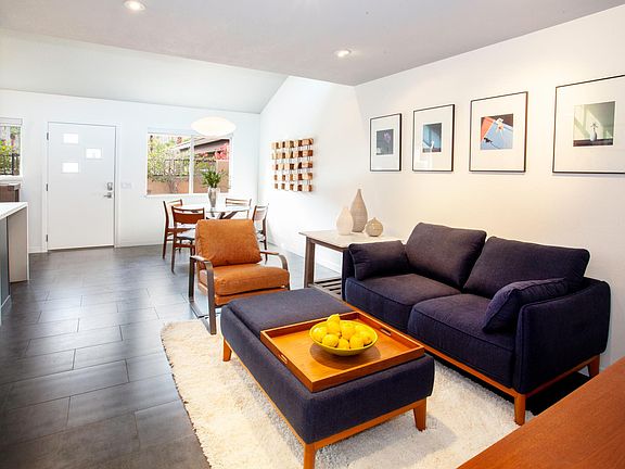 3rd image of 860 N Indian Canyon Dr APT 5