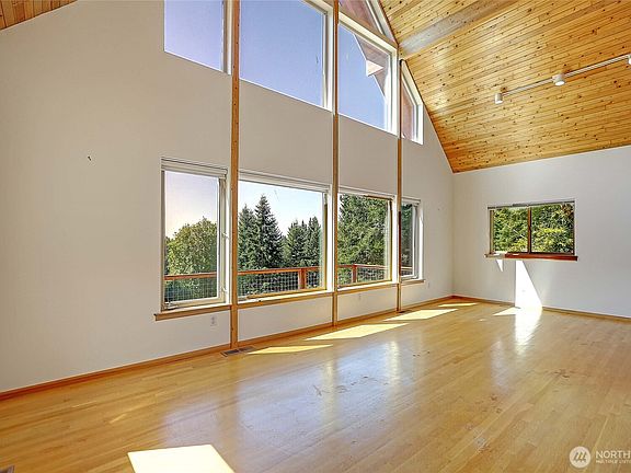 4th image of 3441 Woodcrest Lane