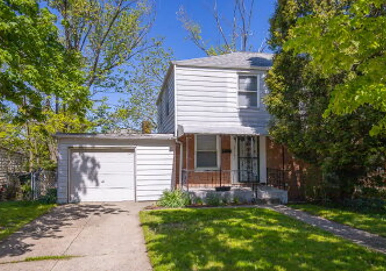 Charming 2-Bedroom Retreat with Modern Comforts on Treadwell Avenue — Photo 1