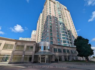 18 Lee Centre Dr #2008, Toronto, ON M1H3H5