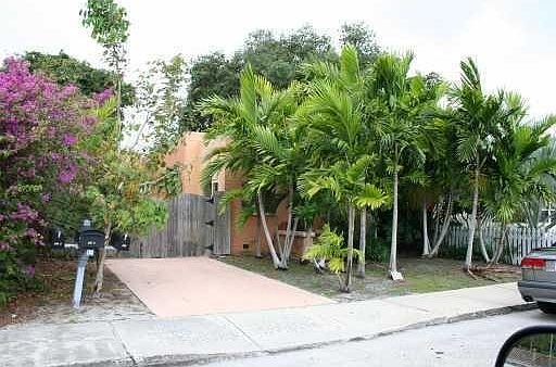 1st image of 307 N M Street