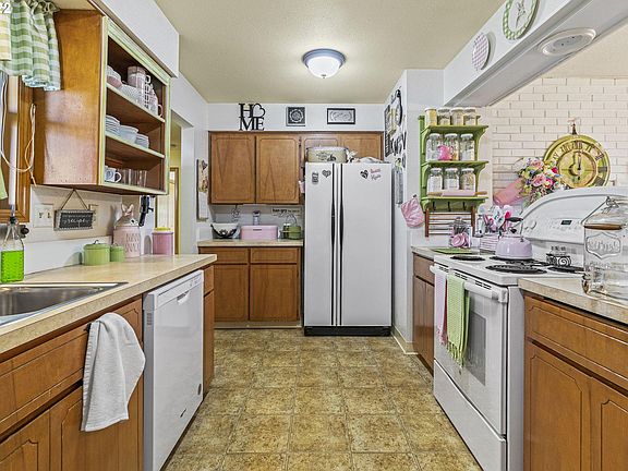 5th image of 3251 William Ave