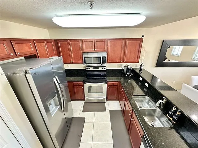 3 bed, 2.5 bath, $2,950 — Photo 3