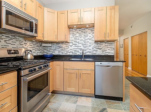 4th image of 4451 N Paulina St #1