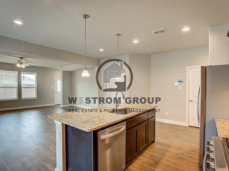 820 Greenford Mnr — Photo 14