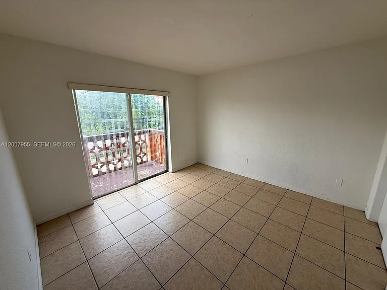 2330 NW 11th St #33 — Photo 2