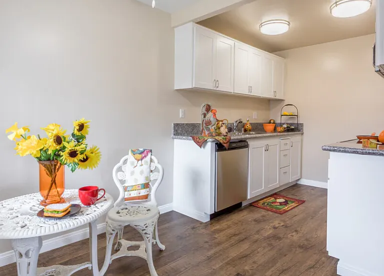 Las Mariposas Apartments — Photo 9