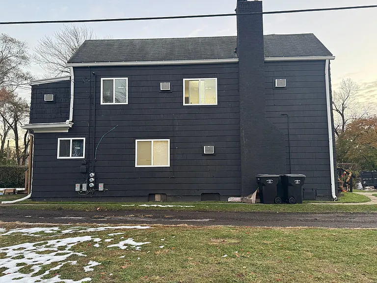 542 N Scott St — Photo 3