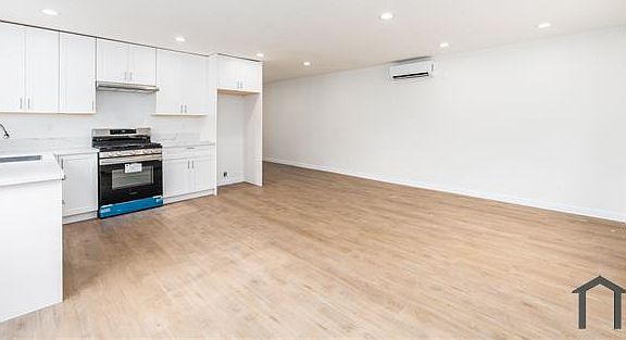 2nd image of 2960 W Avenue 35