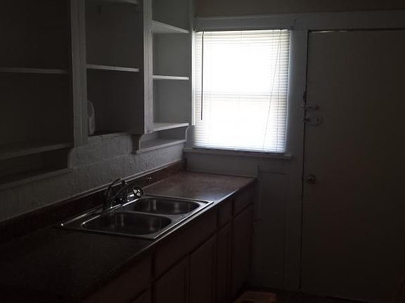 4th image of 2616 Wilkinson Ave