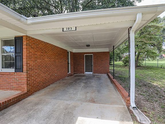 3rd image of 103 Belmont Cir