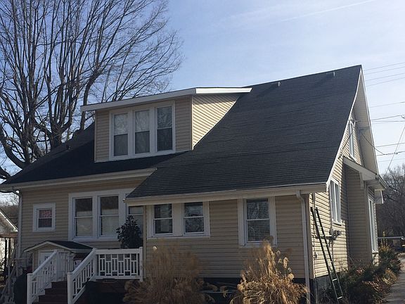 2nd image of 444 W 9th St