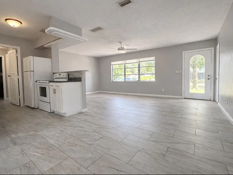 424 Cactus Cir — Photo 4