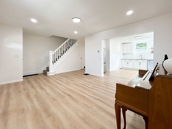 5th image of 1122 Milan Ave