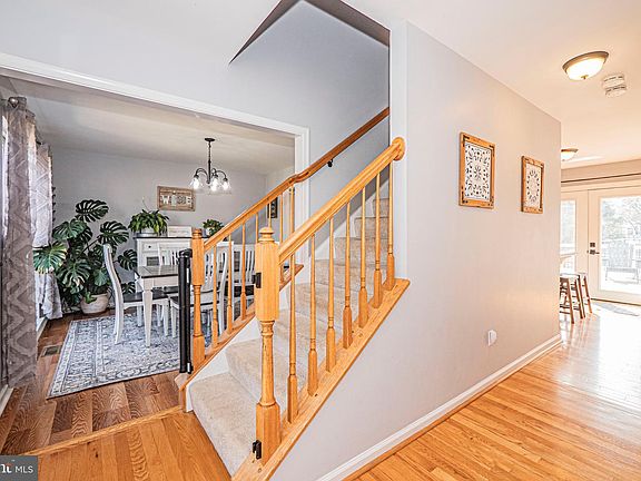 4th image of 405 McClellan Dr