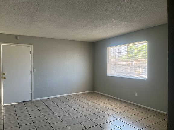 5th image of 2925 E Mobile Ln #1