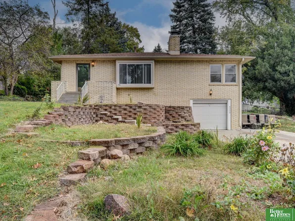 4330 Harrison St, Omaha, NE 68147