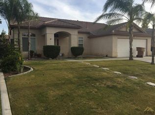 6707 Leaf Valley Dr, Bakersfield, CA 93313