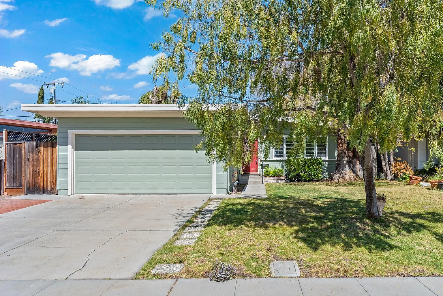 340 Ruth Ave photo 1