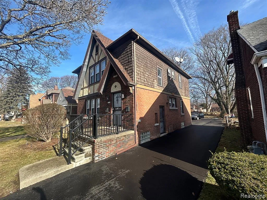 2 bed, 1.0 bath, 900 sqft, $1,200 — Photo 4